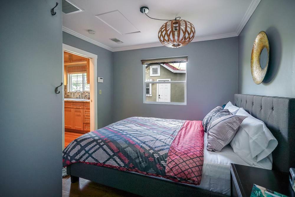 Stylish 2 Bed & 2 Bath At The Heart Of Hollywood With Free Parking - One Car Only Apartment ลอสแอนเจลิส ภายนอก รูปภาพ