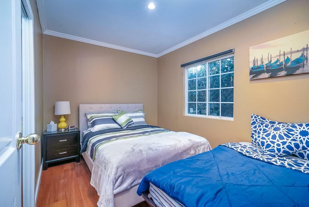 Stylish 2 Bed & 2 Bath At The Heart Of Hollywood With Free Parking - One Car Only Apartment ลอสแอนเจลิส ภายนอก รูปภาพ